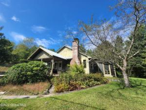 123 Pine Street Chestertown, NY 12817