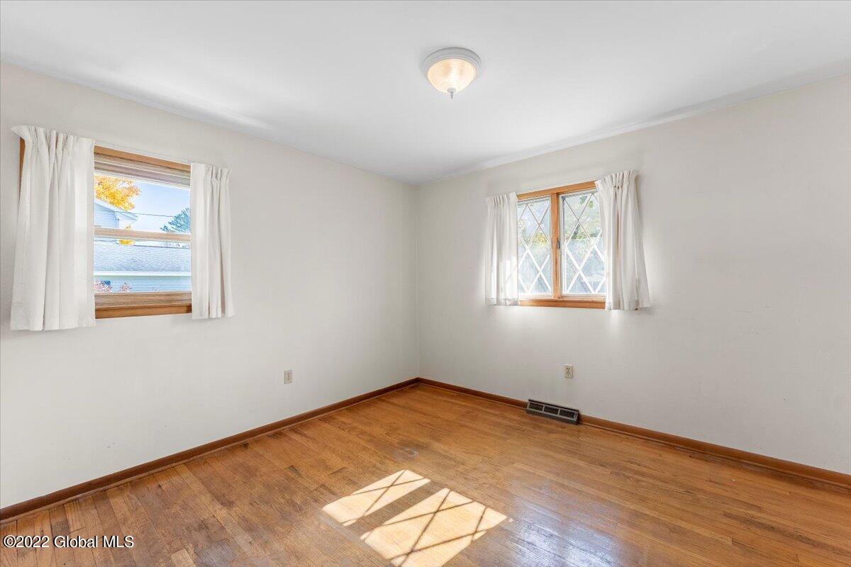 22 Roslyn Drive in Ballston Lake, NY Listed For 314,000.00 by Jodi A