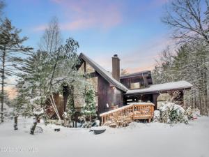 38 Briarhurst Drive, Moreau, NY 12831