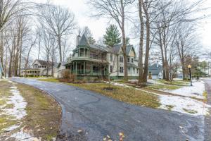 62 Sarazen Street, Saratoga Springs, NY 12866