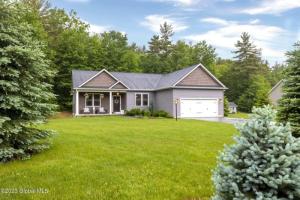 25 Ashleigh Lane, Saratoga Springs, NY 12866