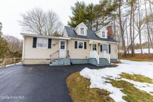561 Swaggertown Road, Glenville, NY 12302