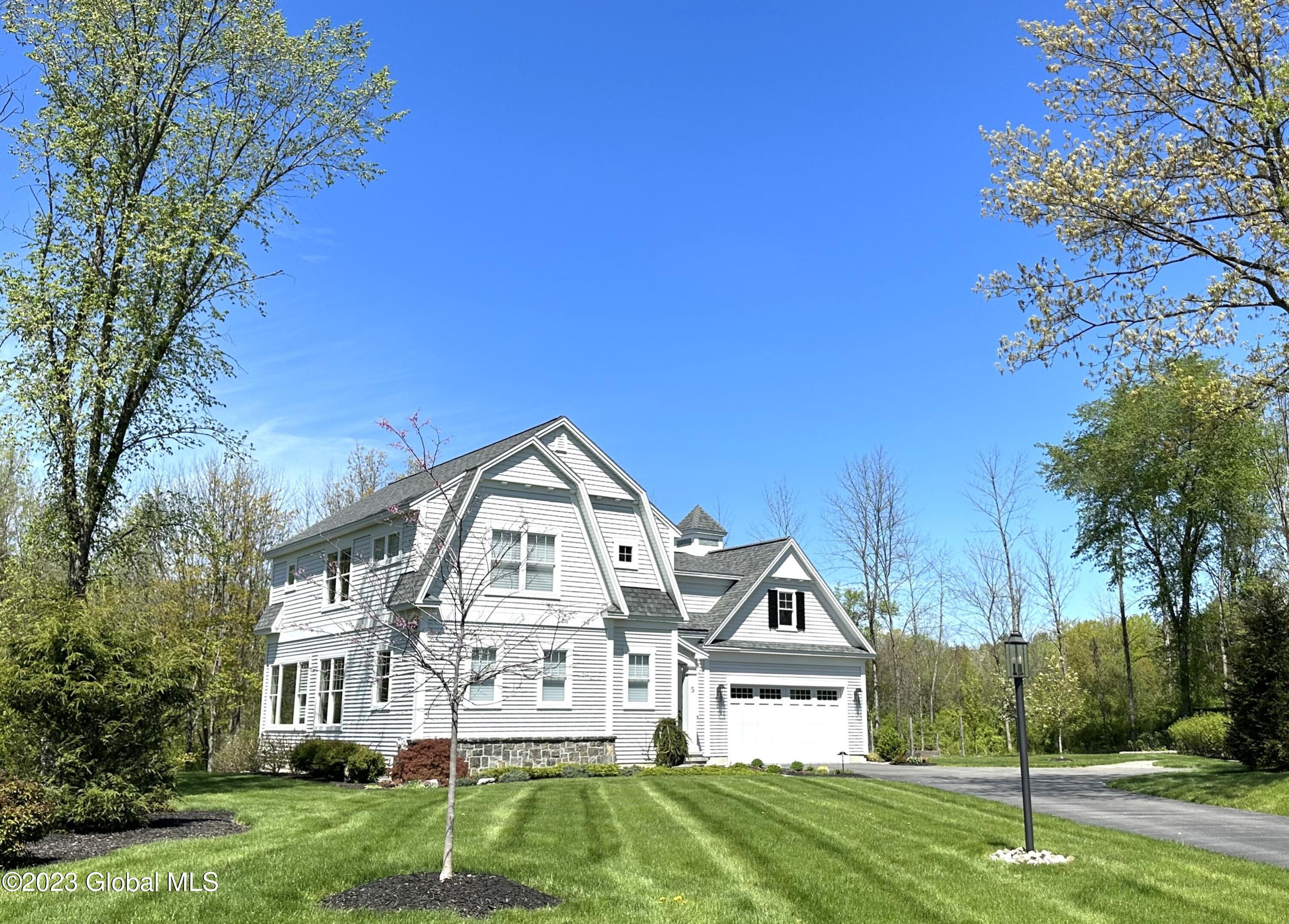 5 Pickett Lane, Rexford, NY Property Listing from DaviesDavies