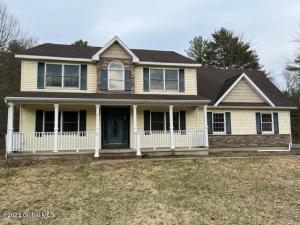 29 Stonehurst Drive, Queensbury, NY 12804