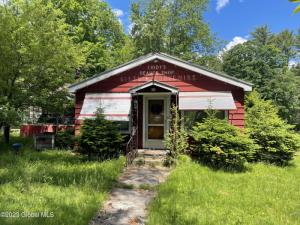 4-10 White Schoolhouse Road Chestertown, NY 12817