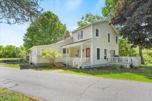 5 Hanneford Road, Queensbury, NY 12804