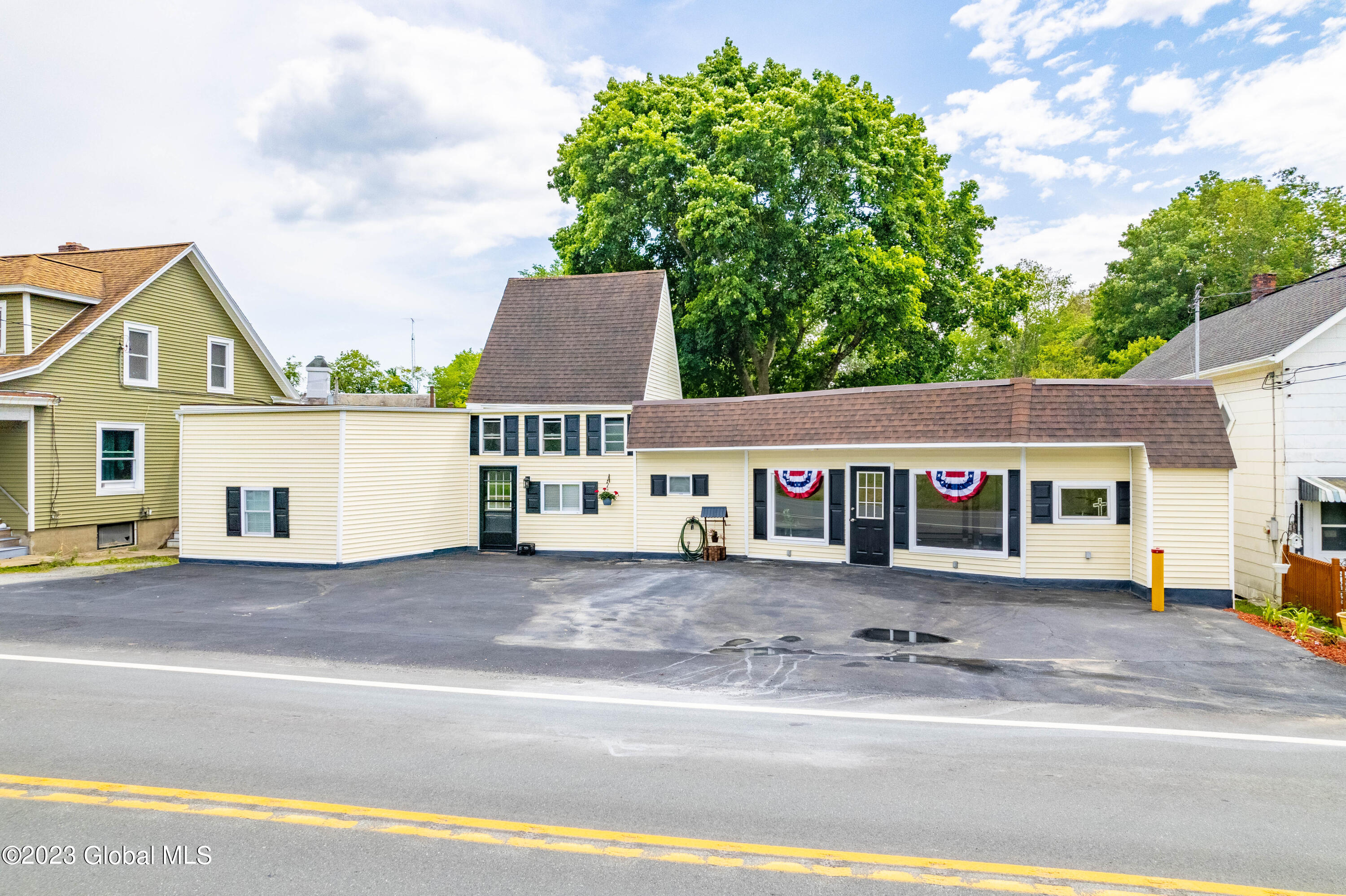 2398 E Schodack Road in East Schodack, NY Listed For 279,000.00 by