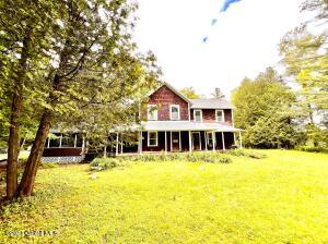 5604 New York Route 28n, Newcomb, NY 12852