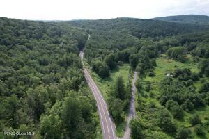 61 Dugway Road Hillsdale, NY 12529