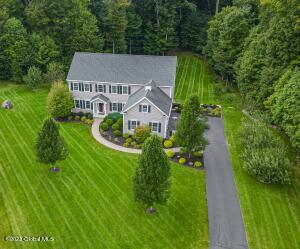 12 Fairleigh Way, Ballston Lake, NY 12019