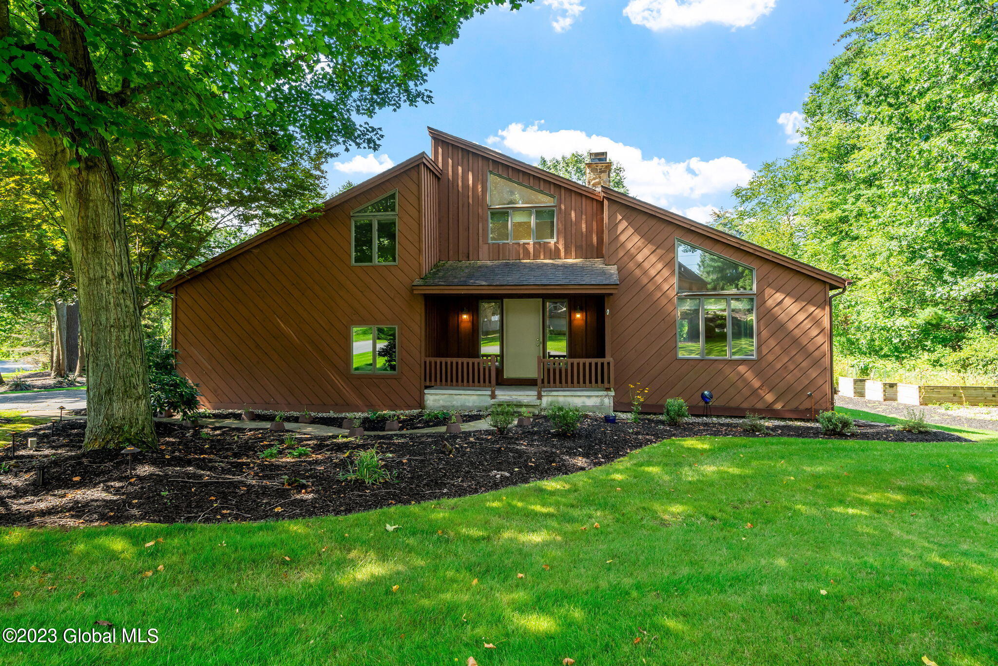 217 W Bentwood Court in Albany, NY Listed For 595,000.00 by Kevin
