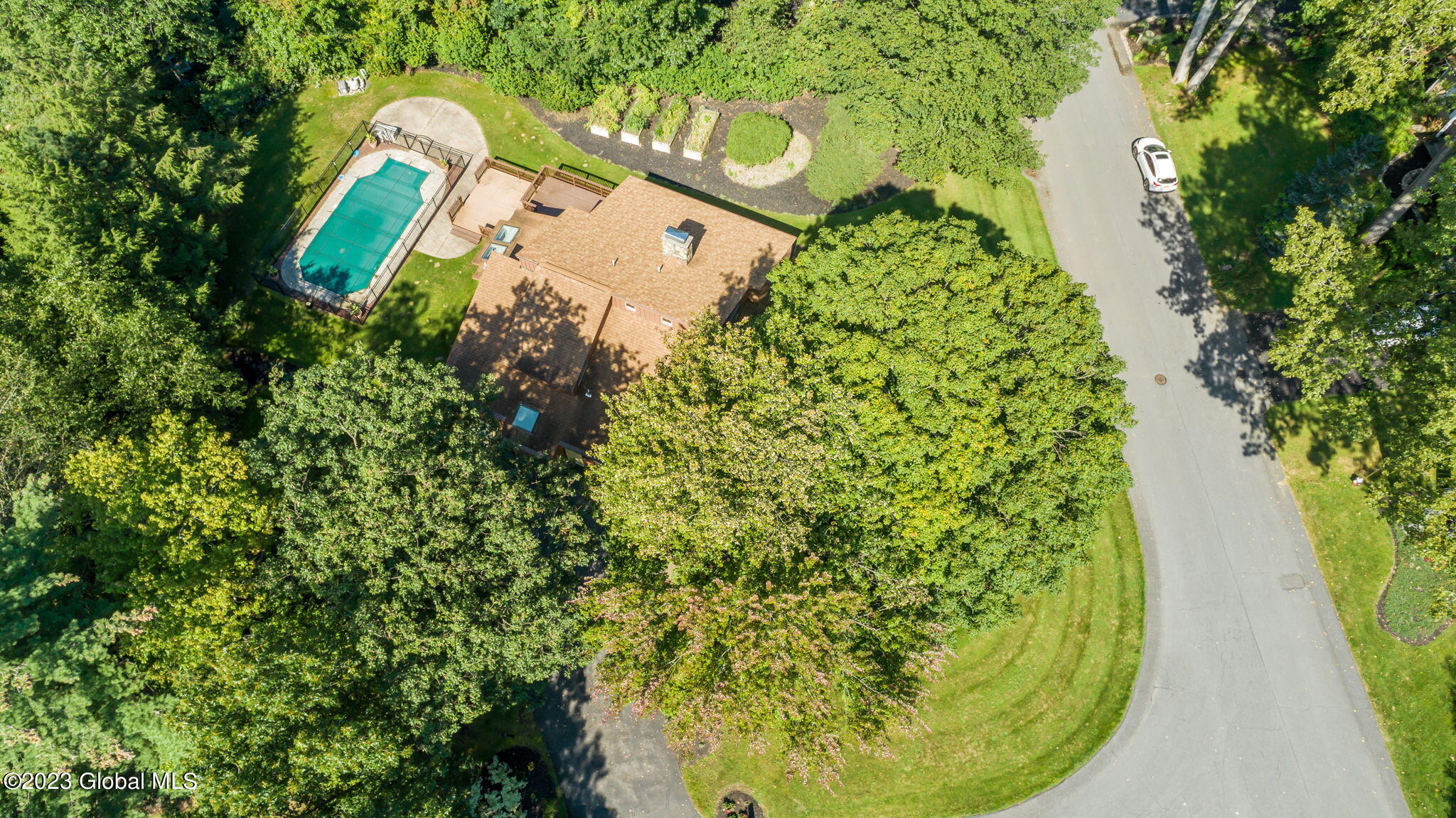 217 W Bentwood Court in Albany, NY Listed For 595,000.00 by Kevin