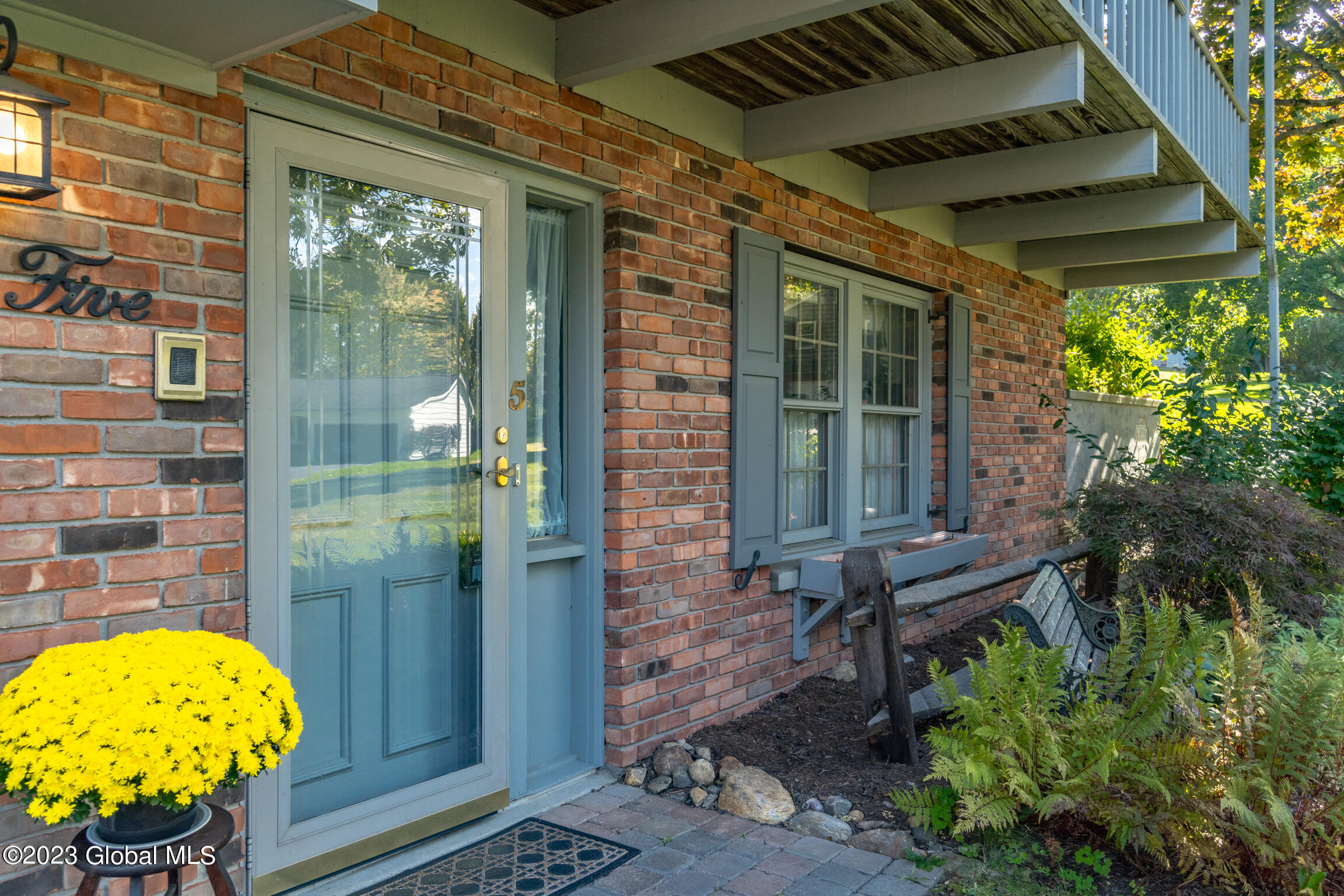 5 Tomahawk Place in Johnstown, NY Listed For 289,000.00 by Junell