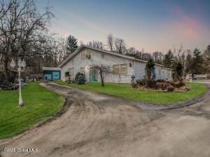 9 Oak Avenue, Malta, NY 12020