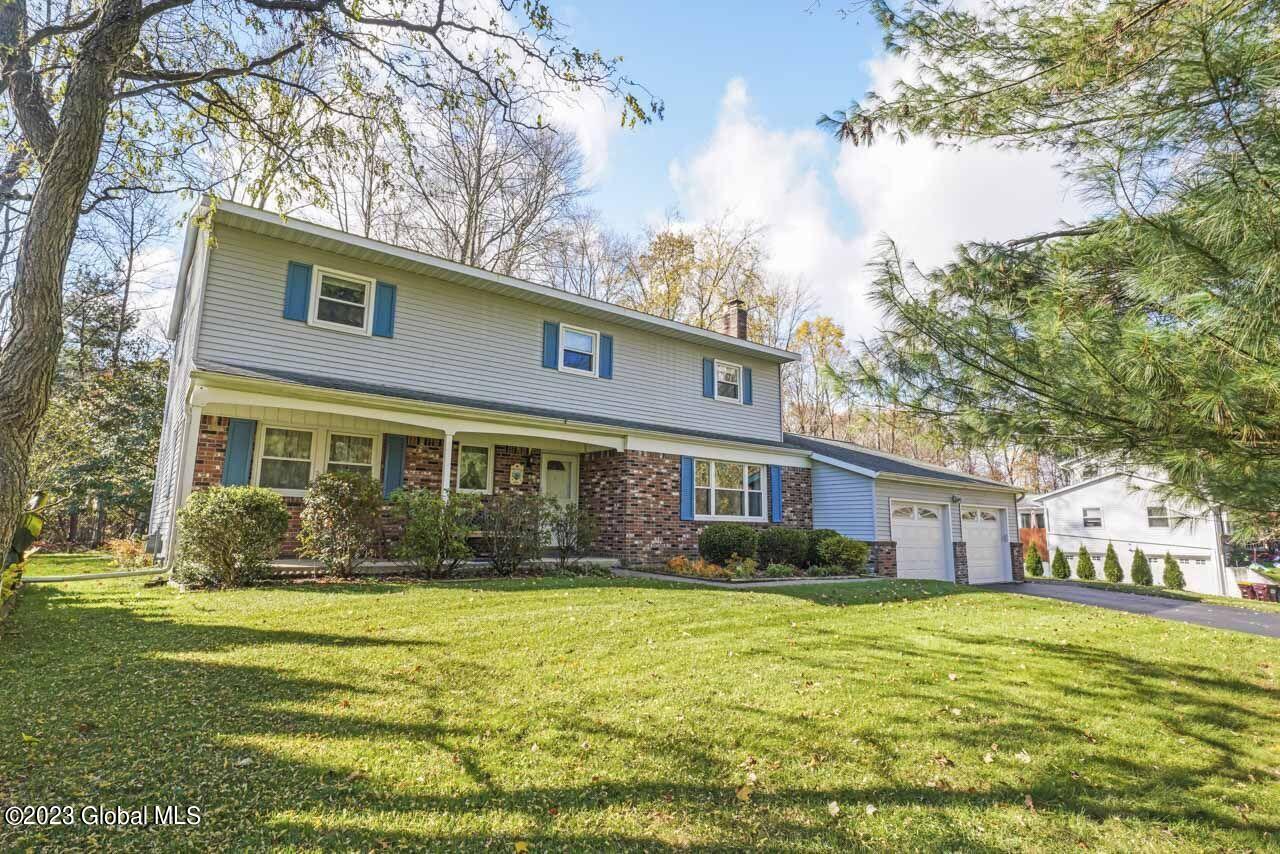 68 Apple Tree Lane, Clifton Park, NY Property Listing from DaviesDavies