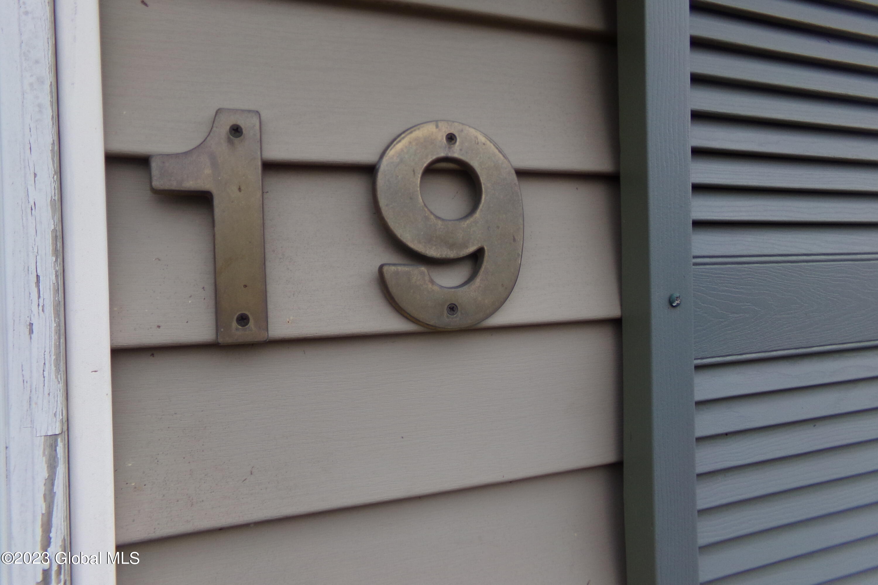 19 Hilton Drive in Moreau, NY Listed For 159,900.00 by Thomas R