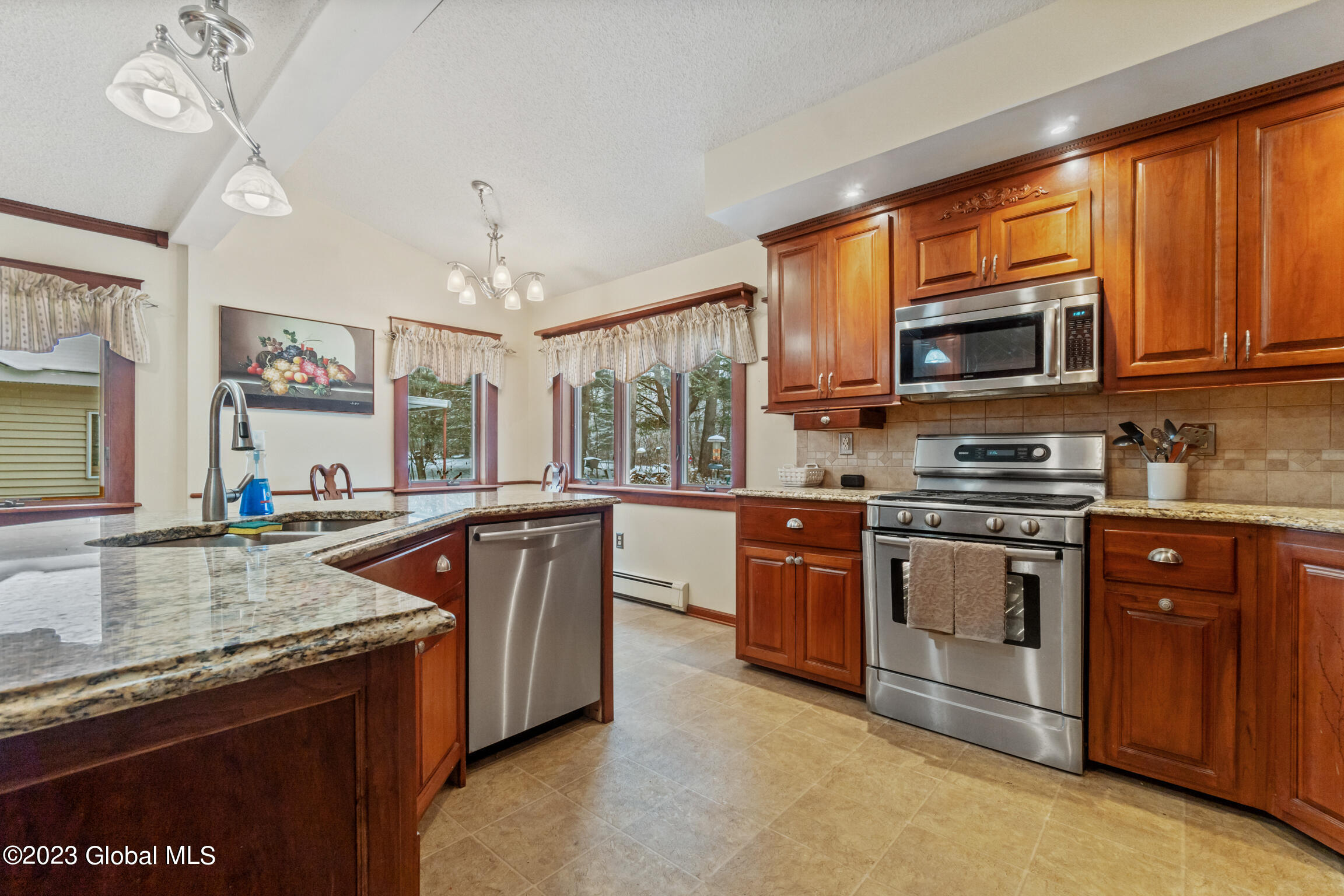 253 Voorhees Road in Amsterdam, NY Listed For 375,000.00 by Junell