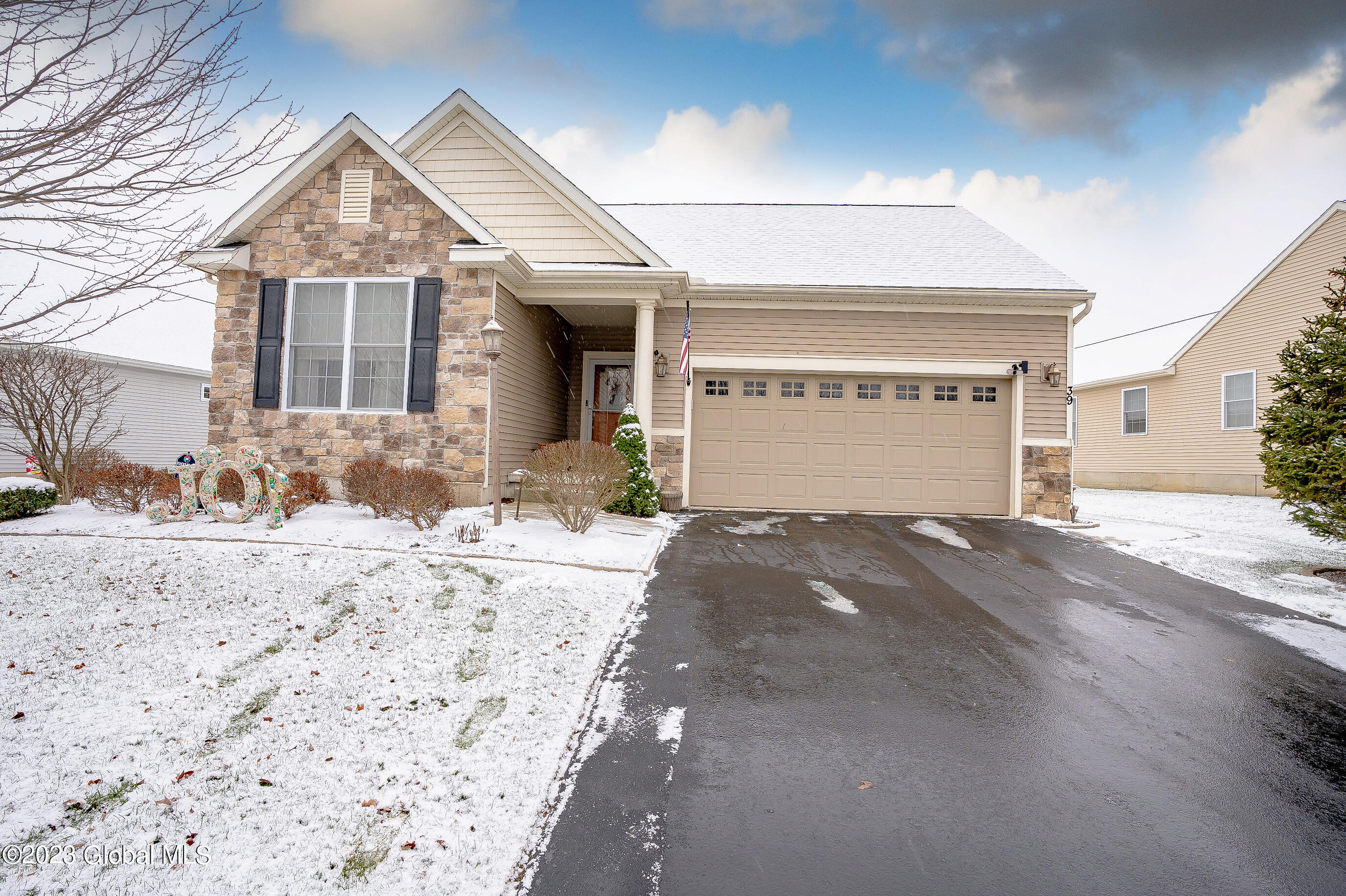 39 Buckingham Lane, Cohoes, NY Property Listing from DaviesDavies