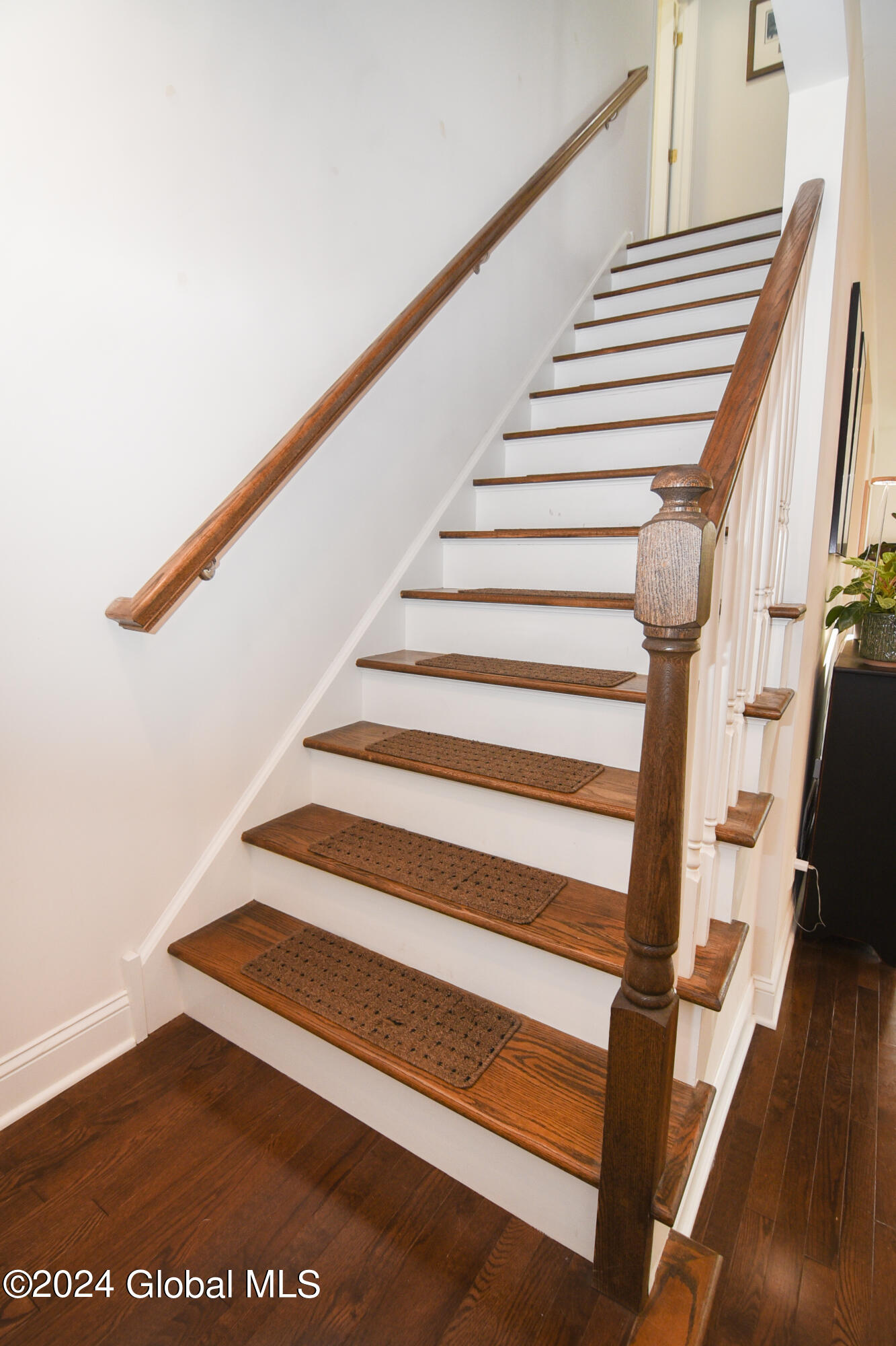 23 Pamela Lane in Saratoga Springs, NY Listed For 695,000.00 by