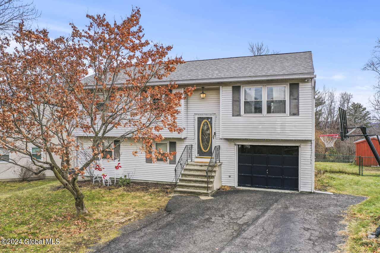19 Daniel Street, East Greenbush, NY Property Listing from DaviesDavies