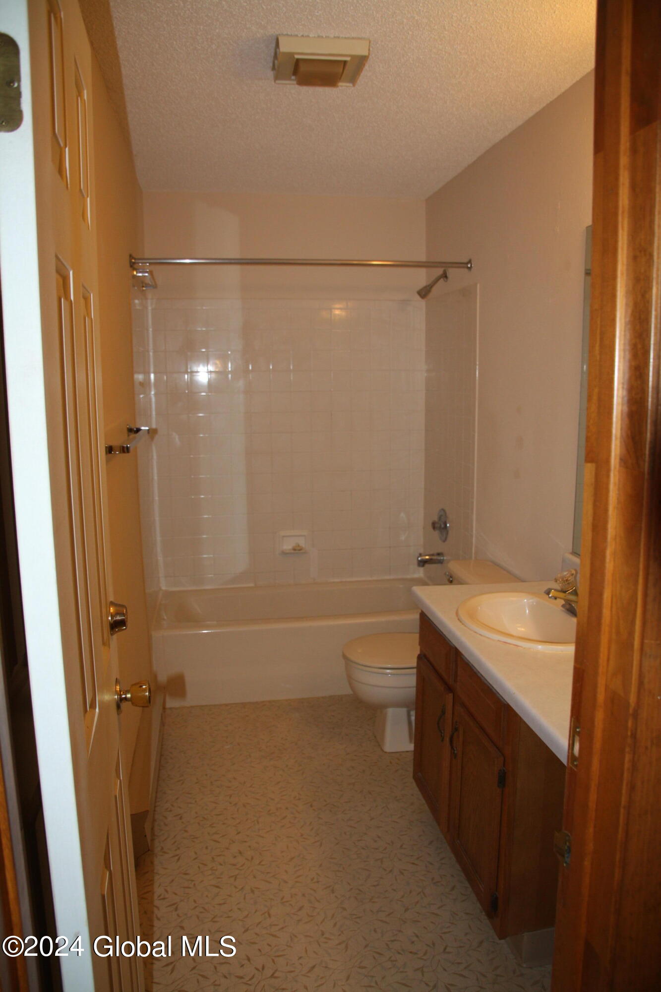 20 Old Mill Lane, Queensbury, NY Homes for Sale in Lake