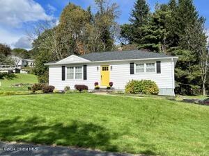 7 Dusenberry Road Troy, NY 12182