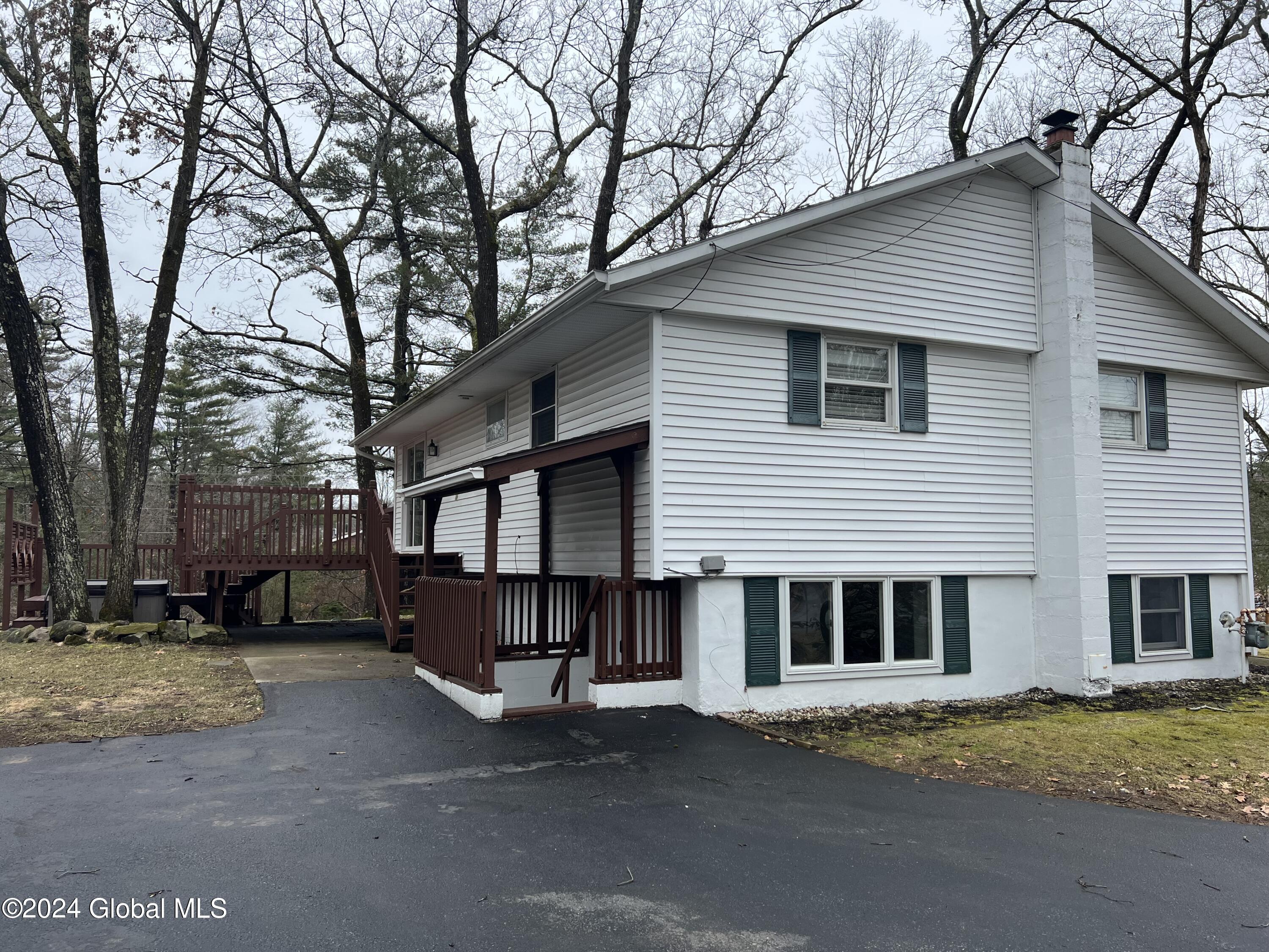 22 Hathorn Boulevard in Saratoga Springs, NY Listed For 2,650.00 by