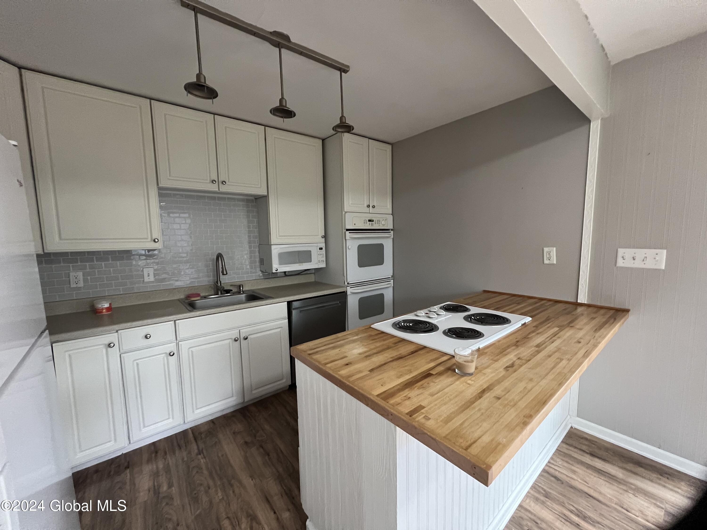 22 Hathorn Boulevard in Saratoga Springs, NY Listed For 2,650.00 by