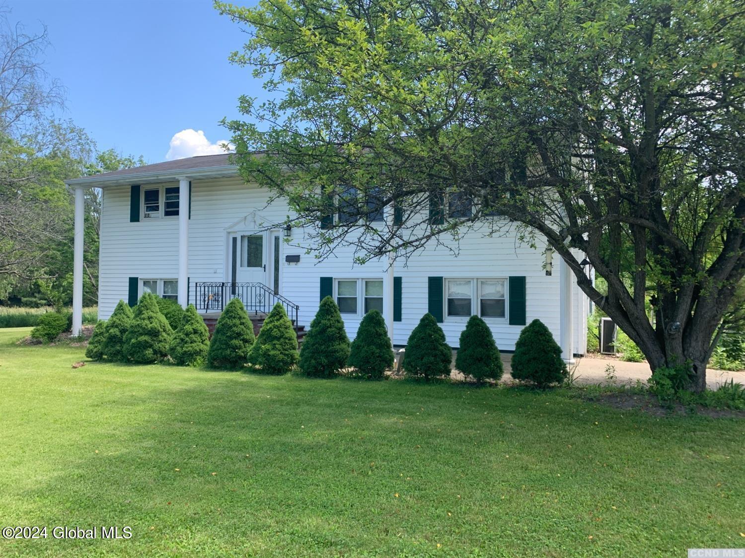 46 Sutton Place in Coxsackie, NY Listed For 490,000.00 by Dave