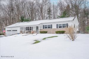 15 Rolling Brook Drive Clifton Park, NY 12065