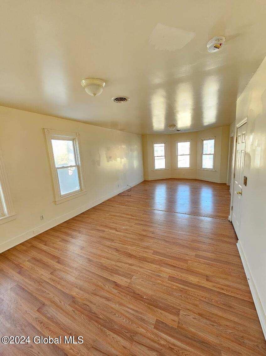 1575 Foster Avenue, Schenectady, NY Property Listing from DaviesDavies