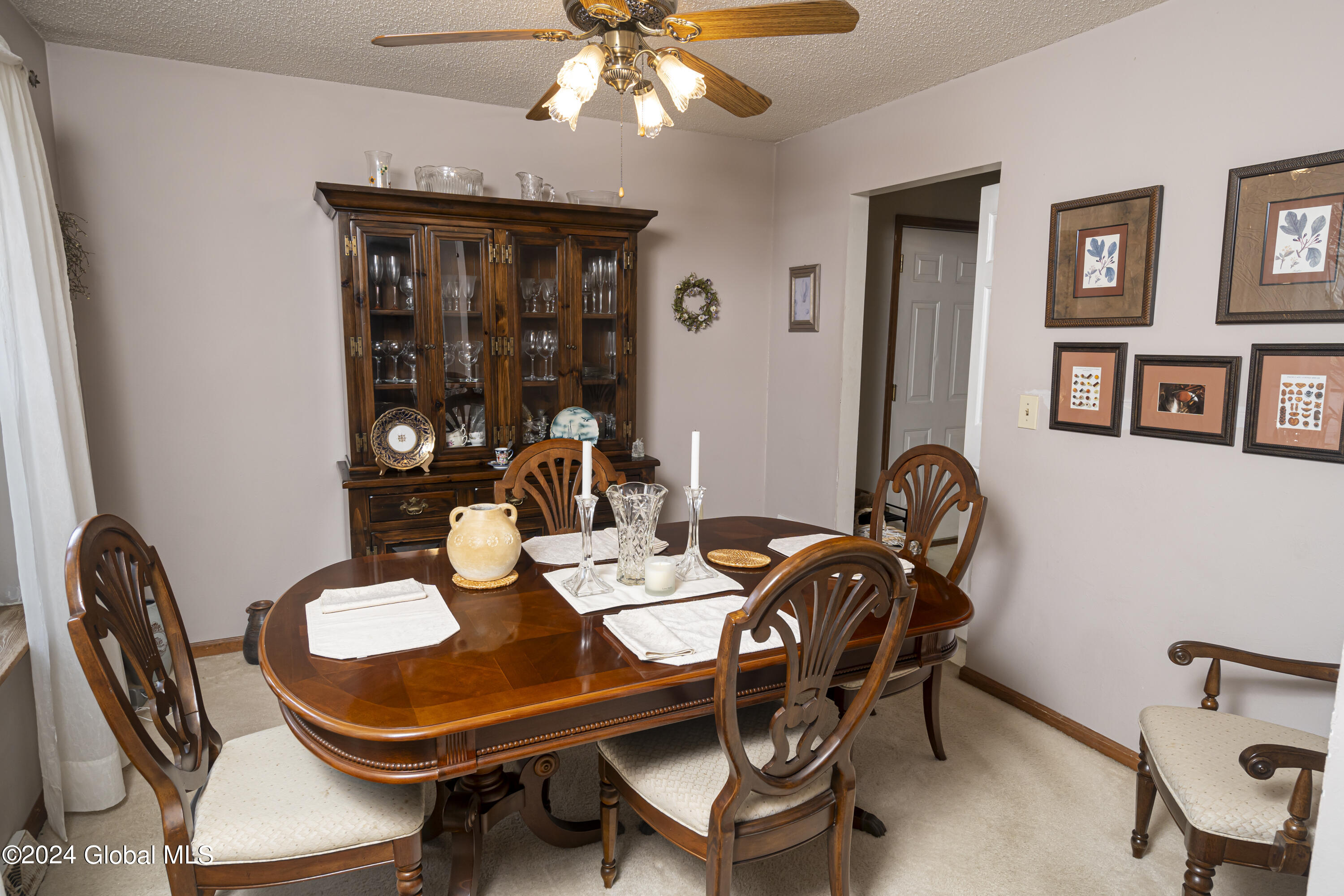 16 Kettles Way in Queensbury, NY Listed For 325,000.00 by Carol