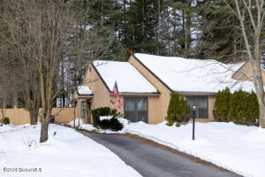 36 Queen Mary Drive, Queensbury, NY 12804