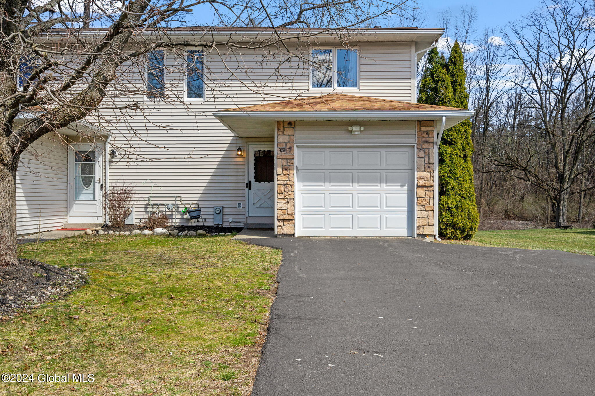 59 Velina Drive in Albany, NY Listed For 229,900.00 by Kevin Clancy