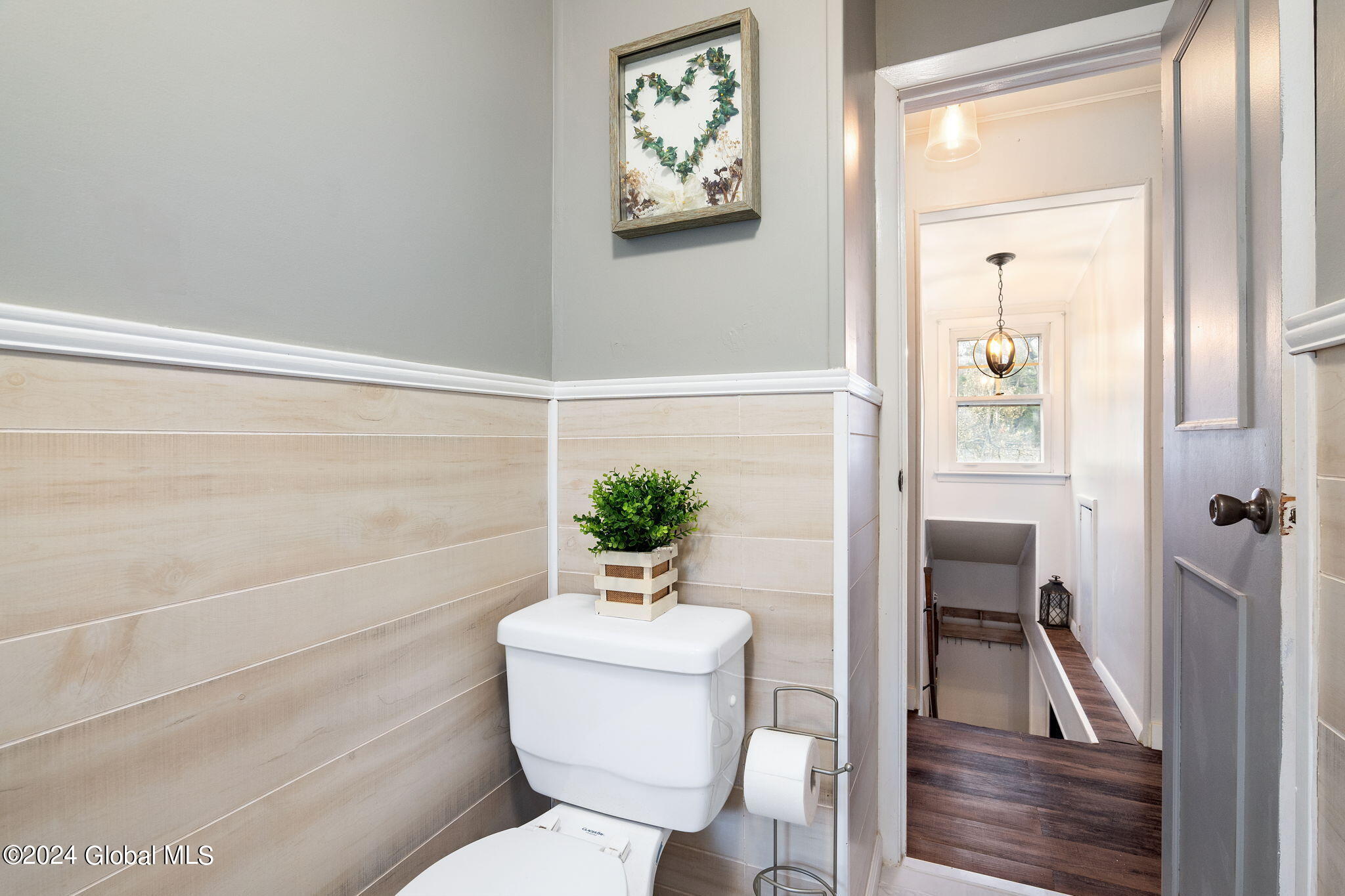 129 Barclay Lane in Saugerties, NY Listed For 369,900.00 by Brad