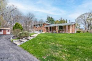 26 Campus View Drive, Loudonville, NY 12211