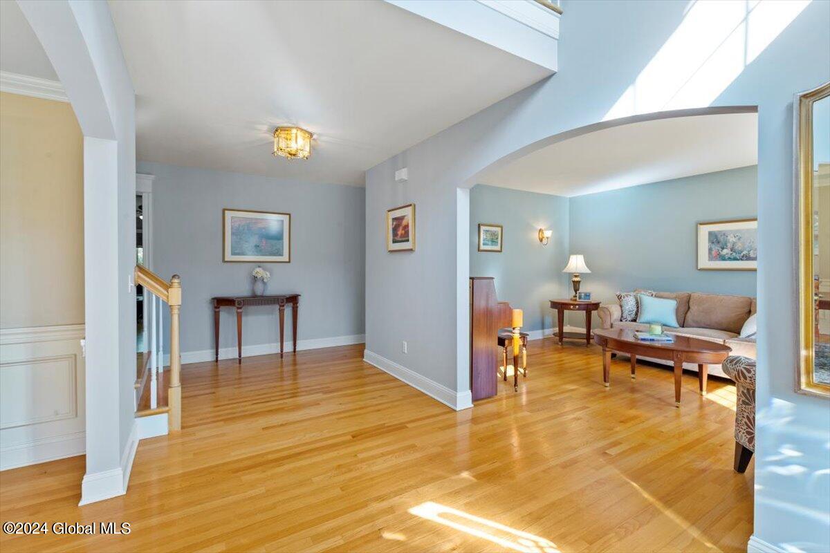 27 Pinecrest Drive, Niskayuna, NY Homes for Sale in Lake Bolton Landing & Beyond