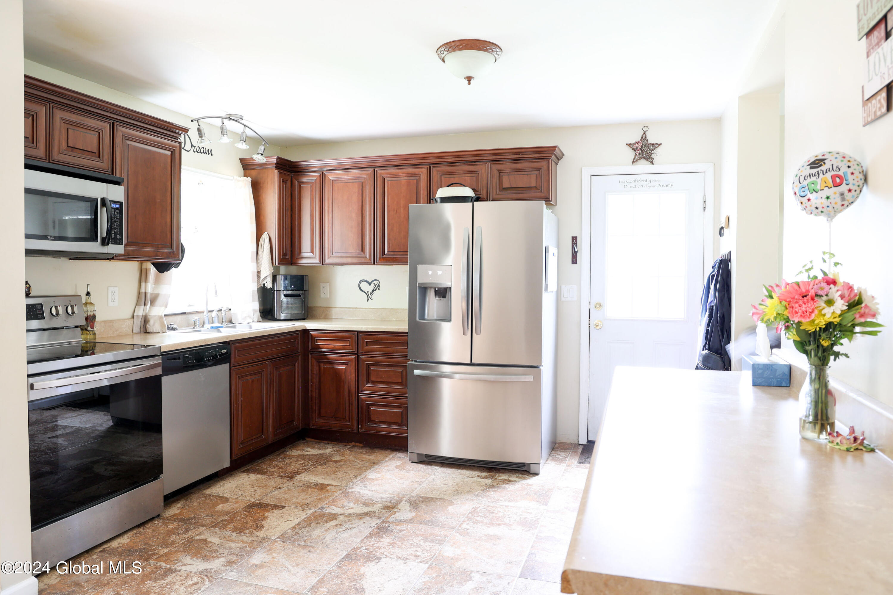 10 Mockingbird Lane in Queensbury, NY Listed For 320,000.00 by Lynn