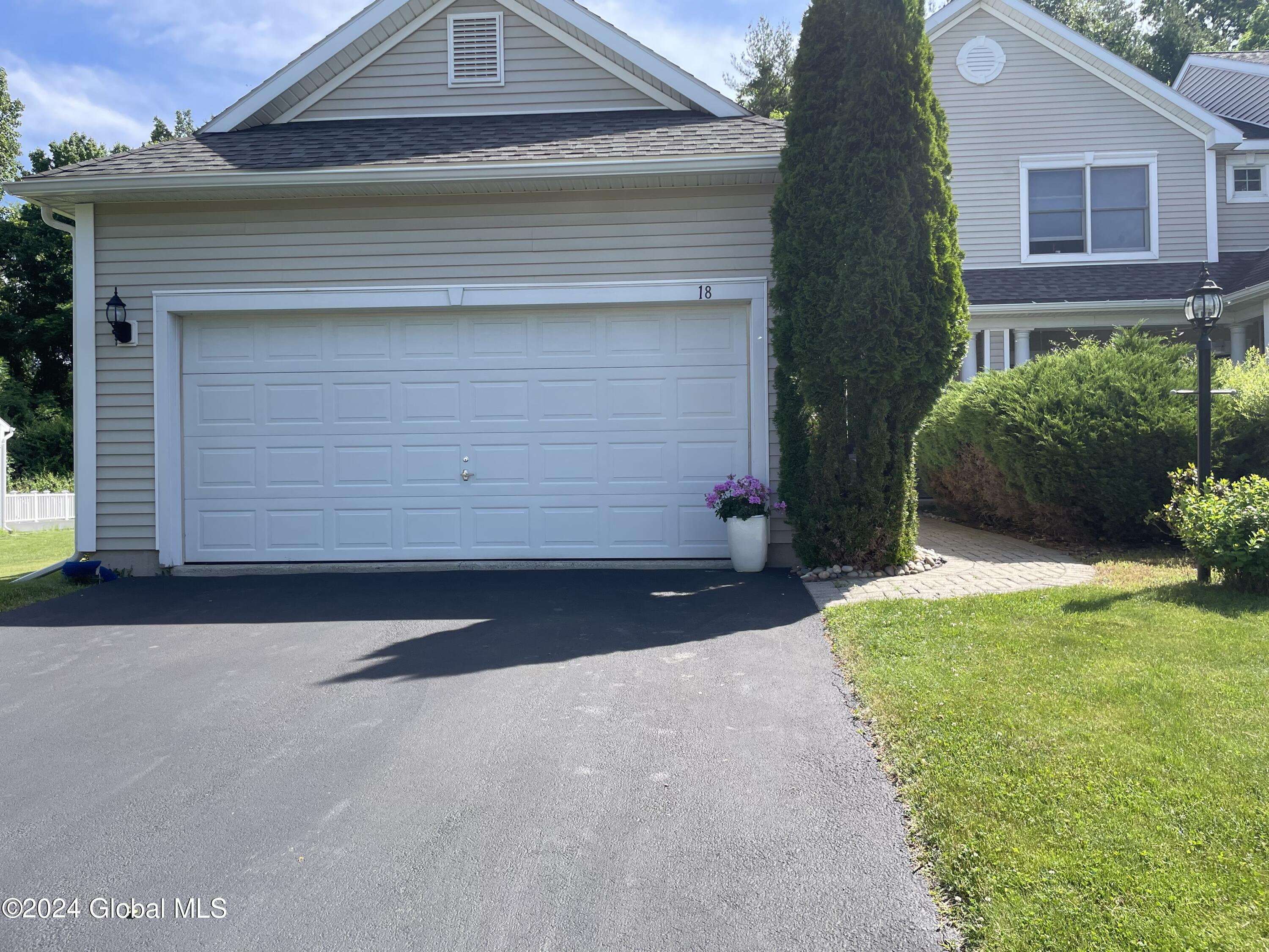 18 Rockrose Drive, East Greenbush, NY Property Listing from DaviesDavies