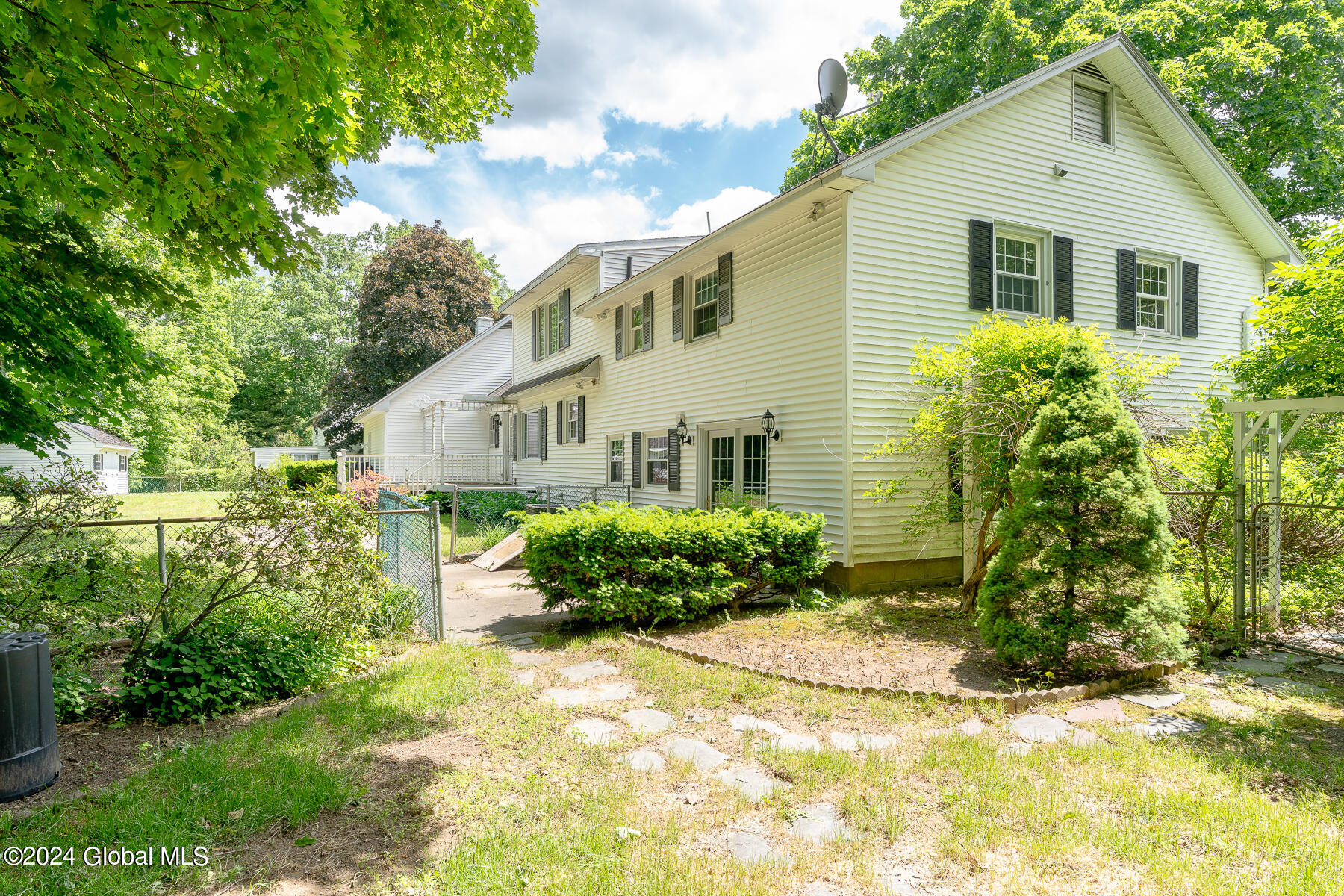 40 Cypress Drive in Glenville, NY Listed For 395,000.00 by Maria A