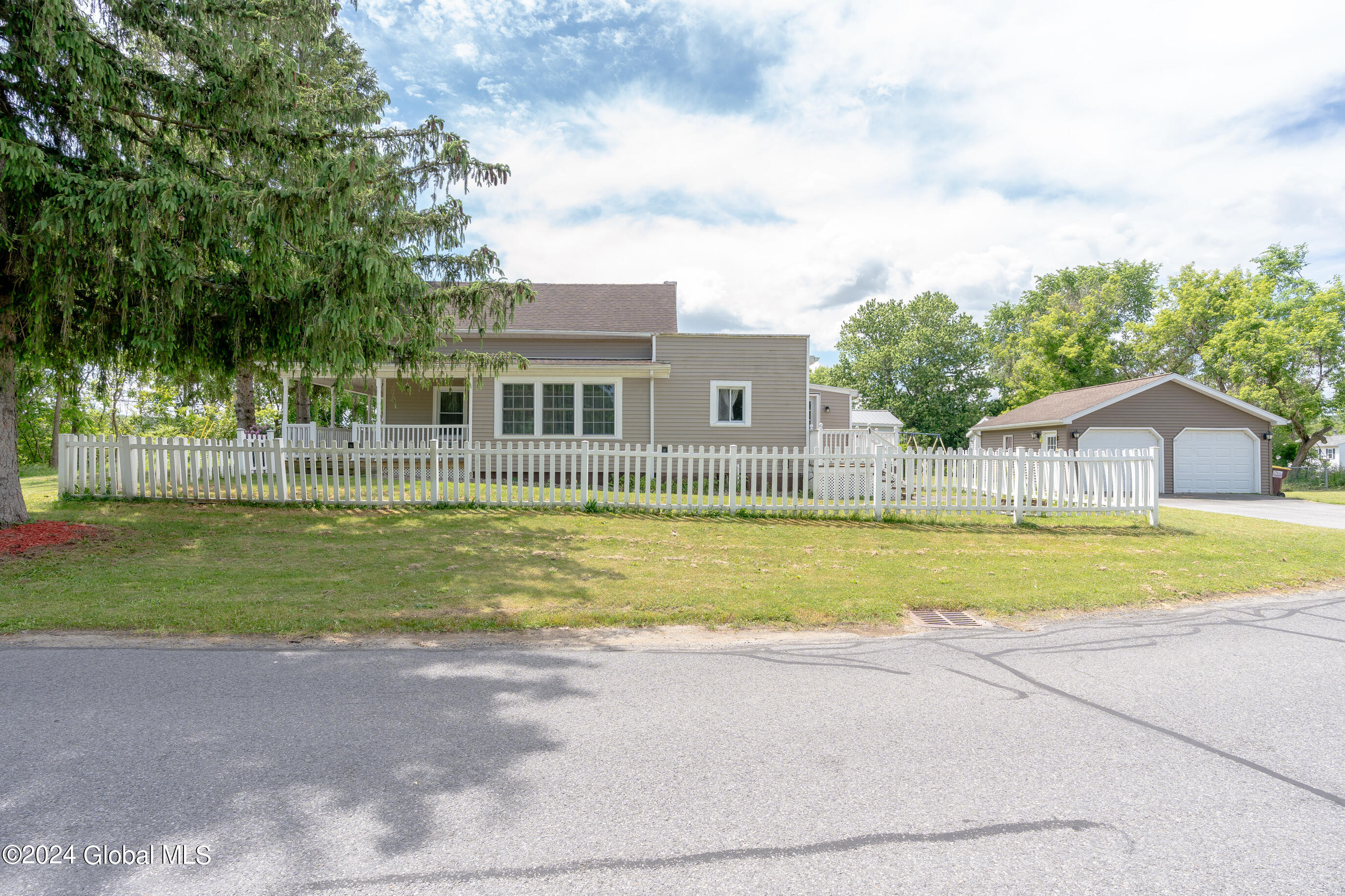 27 Towpath Road, Stillwater, NY Homes for Sale in Lake Bolton