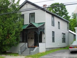 93 Woodlawn Avenue Saratoga Springs, NY 12866