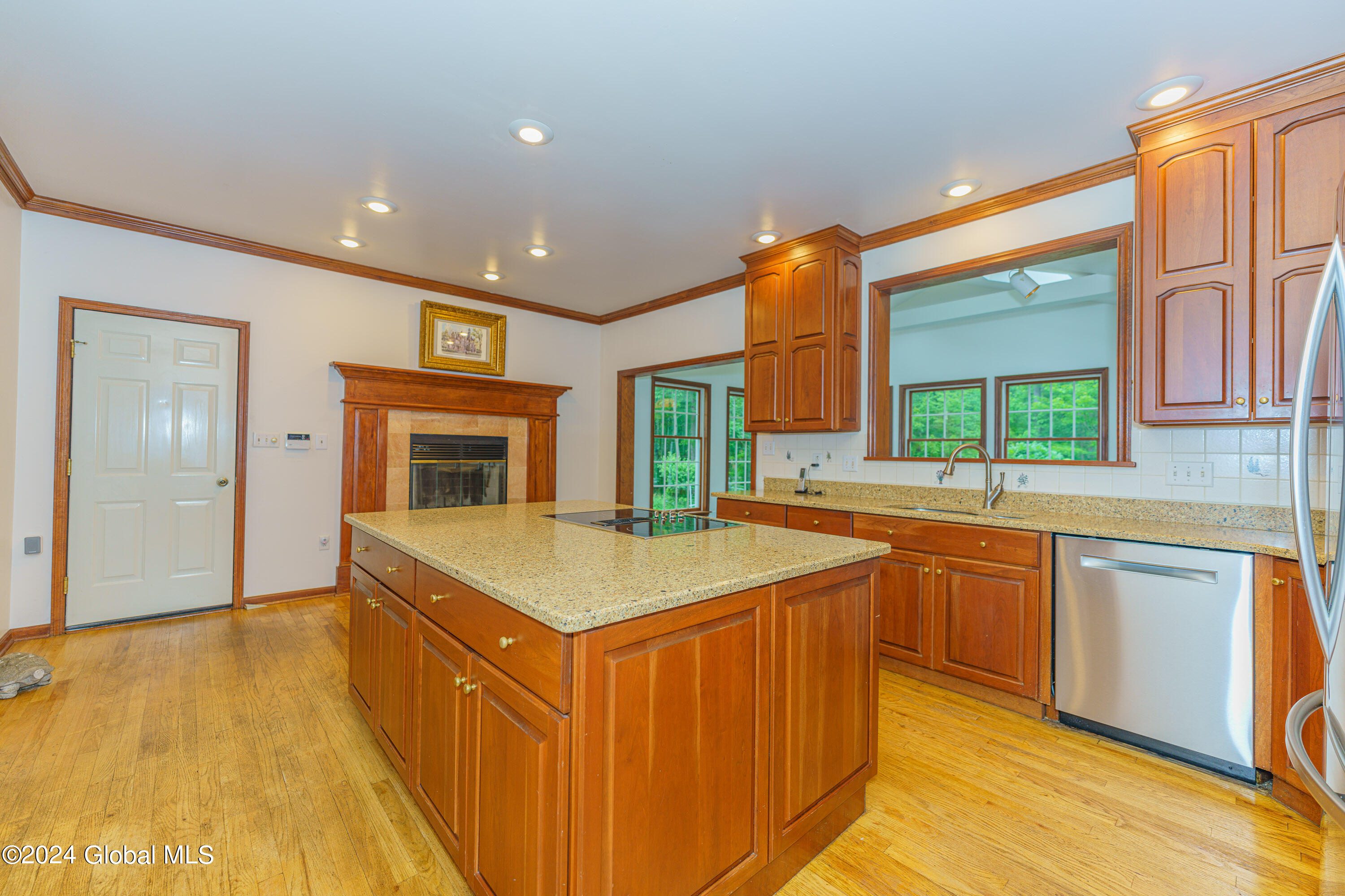 22 Summerfield Lane in Saratoga Springs, NY Listed For 850,000.00 by