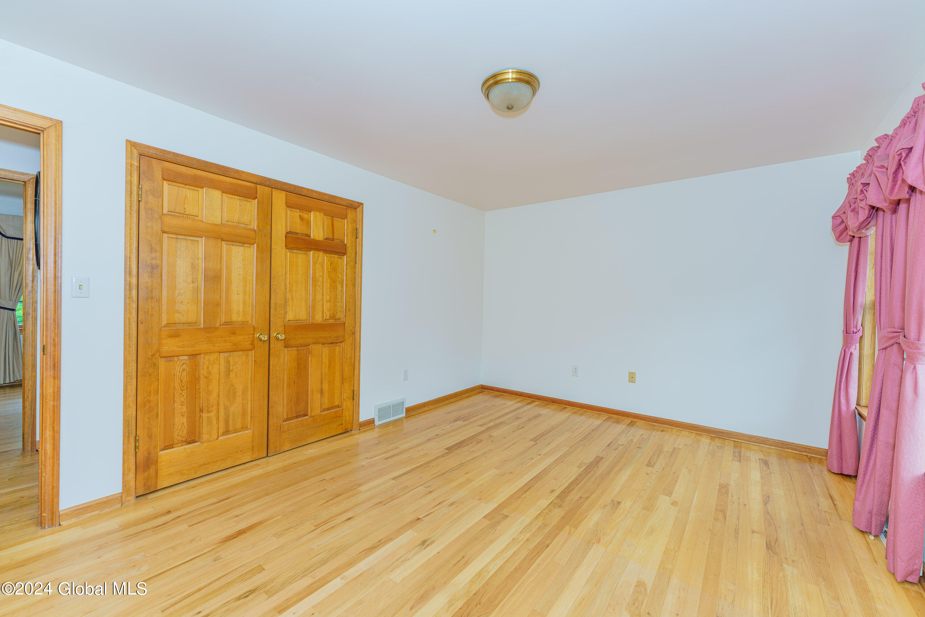 22 Summerfield Lane in Saratoga Springs, NY Listed For 850,000.00 by