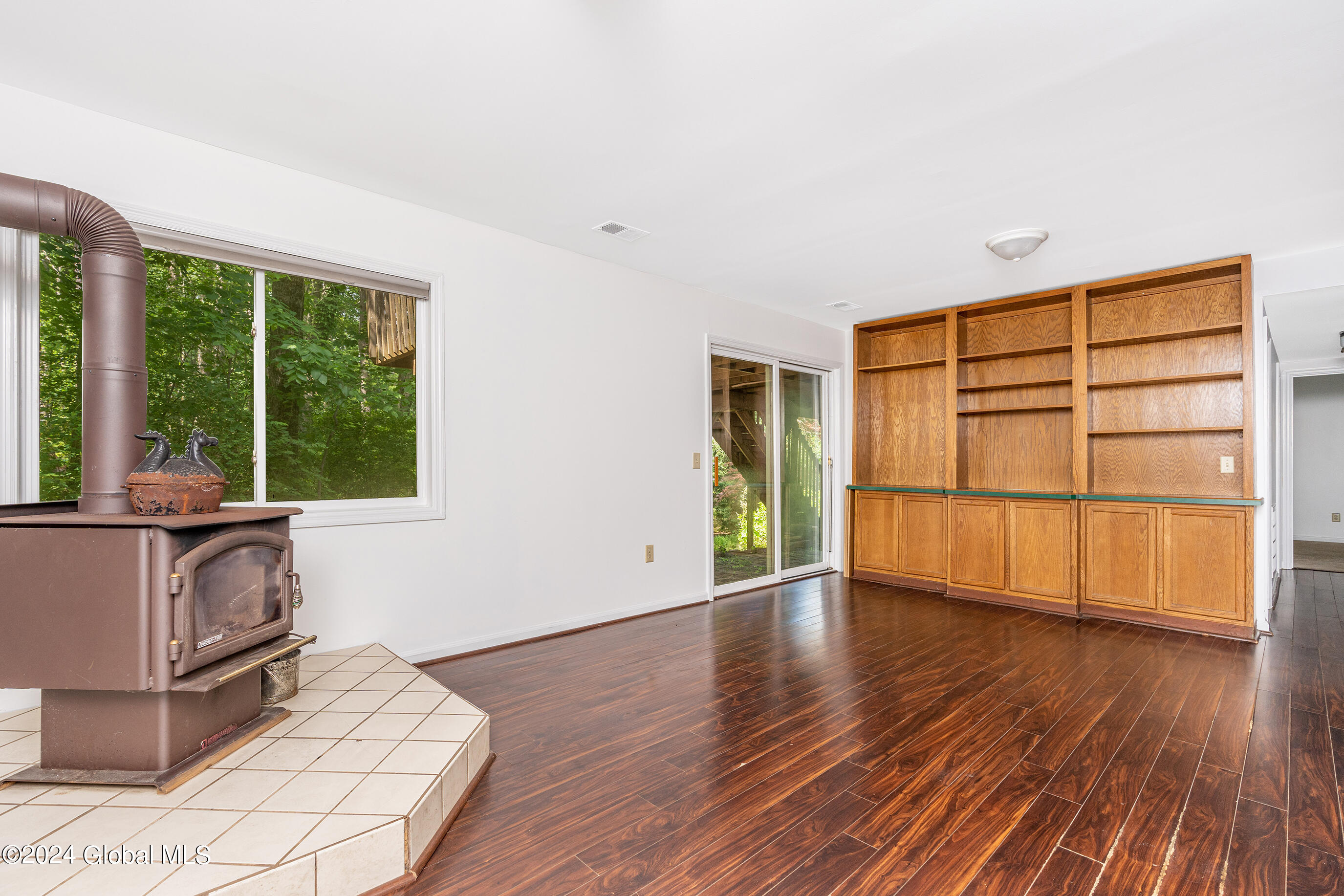 127 Jordan Boulevard in Delmar, NY Listed For 335,000.00 by Sandra