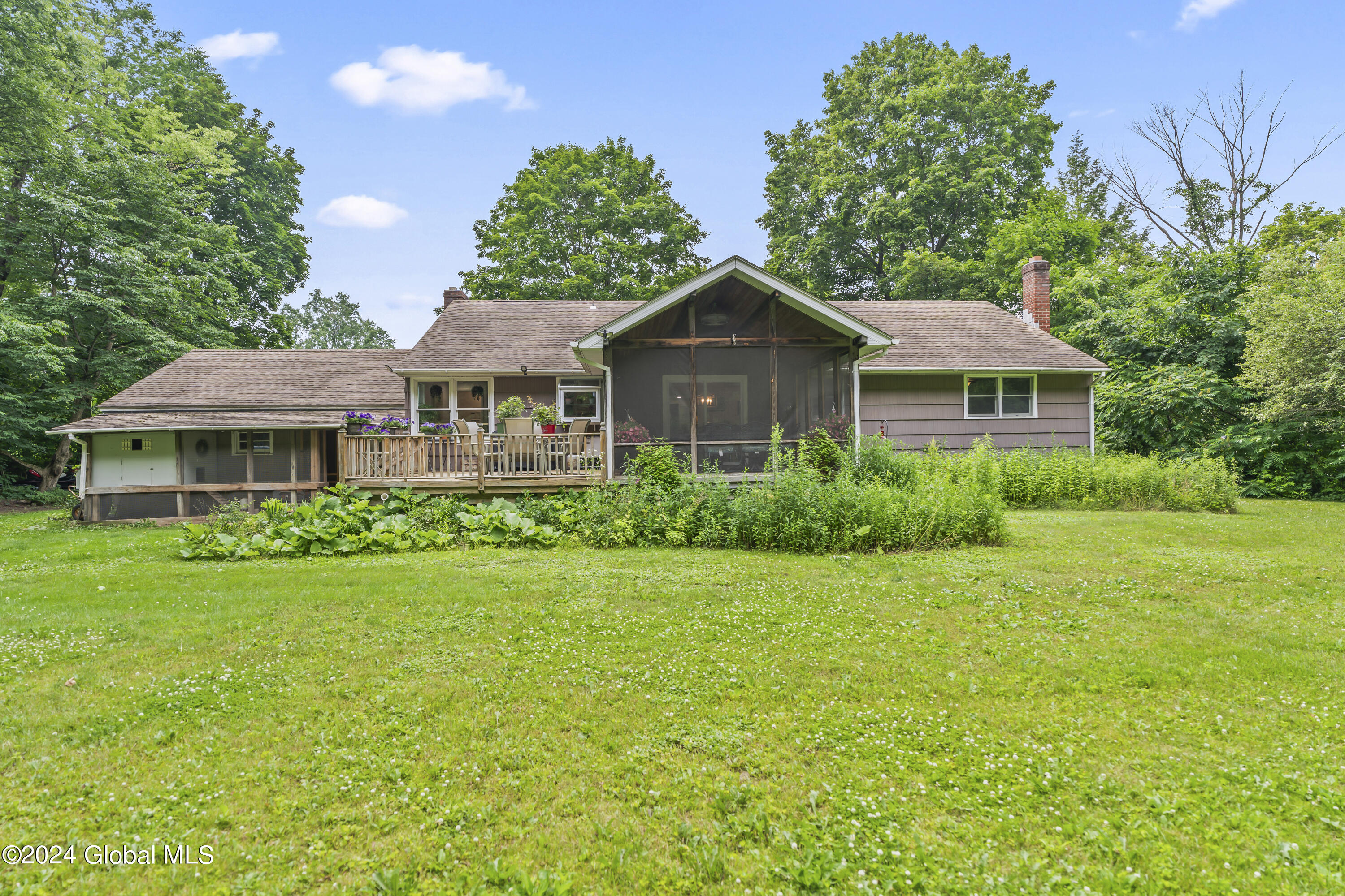 6 Wendy Lane in Burnt Hills, NY Listed For 389,900.00 by Jordan