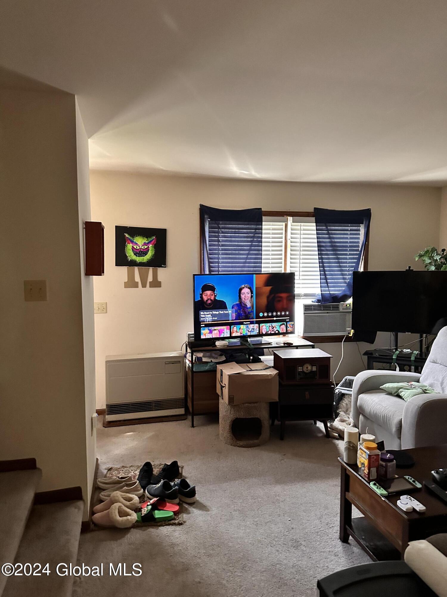 8 Limerick Lane in Ballston Spa, NY Listed For 299,900.00 by Kelly