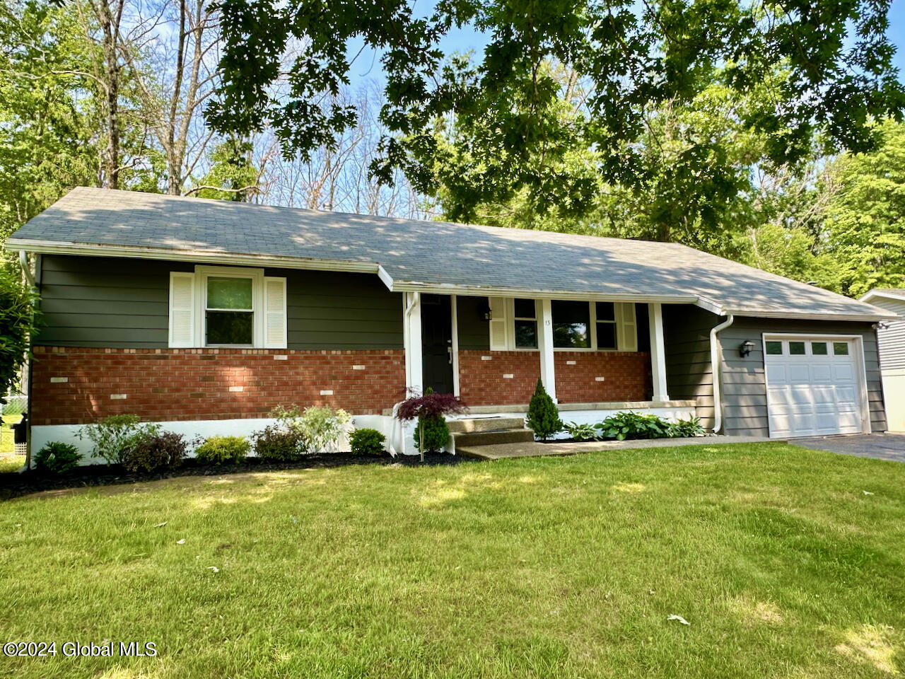 13 Ferndell Spring Drive, Saratoga Springs, NY Property Listing from DaviesDavies