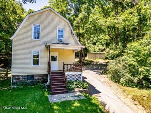 8121 Lakeshore Drive Silver Bay, NY 12874