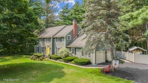 25 Brickoven Road Queensbury, NY 12804